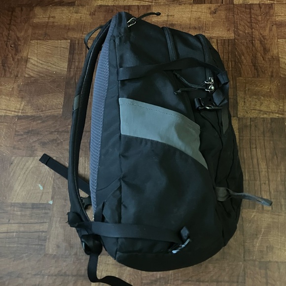 Patagonia Black Refugio Backpack 28L
